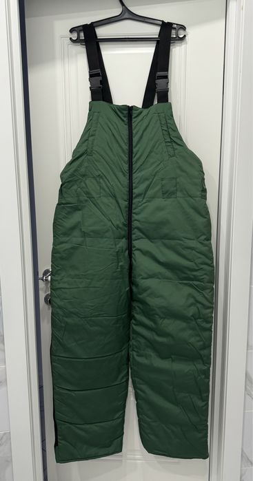 Продам новый зимний комбинезон (только брюки)