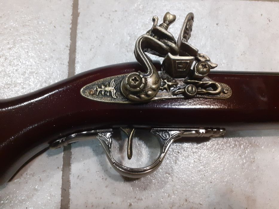 Красива кремъчна пушка пищов револвер оръжие