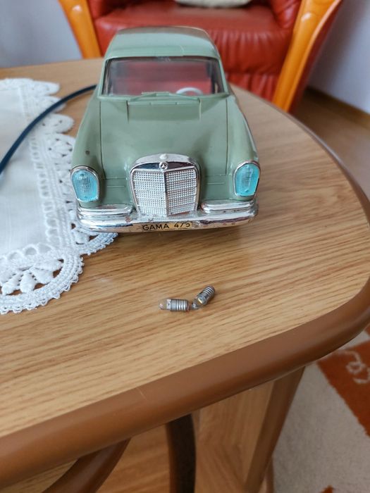 Jucarie veche, Mercedes 475 GAMMA