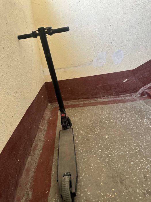 Электронный самокат в хорошем состоянии