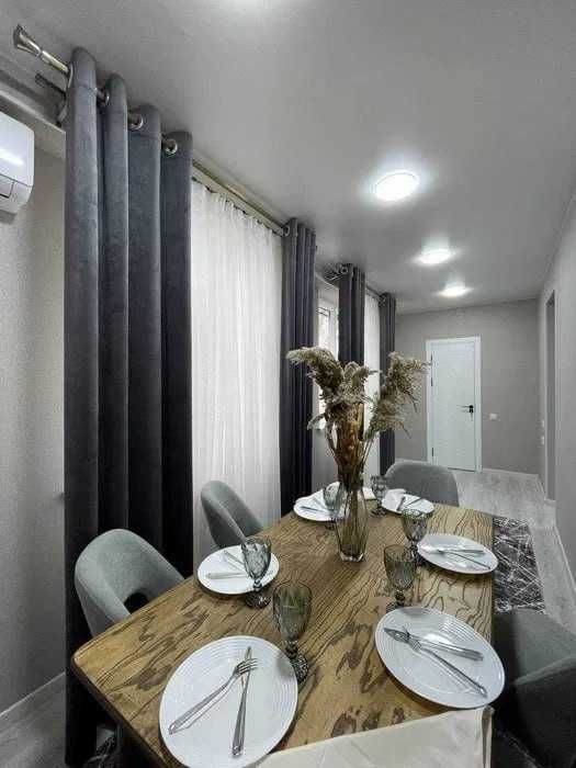 Продается  3 комнатная квартира центр Мирзо Улугбек Ц1 ор-р Эко Парк