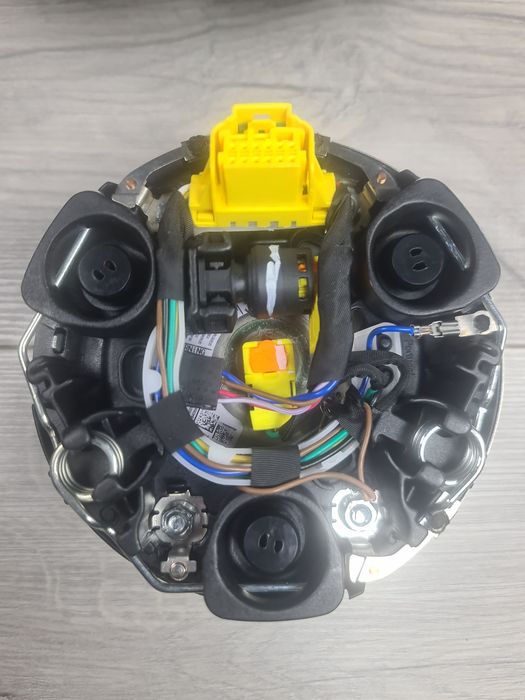 Volan-Carbon-Alcantara-Audi-RS-A3-A4-A5-B8-B8.5-A6-A7-C7-Q3-Q5-Q7-Nou