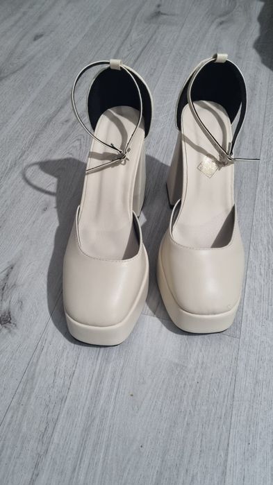 Pantofi sandale mărime 38,5 - 39