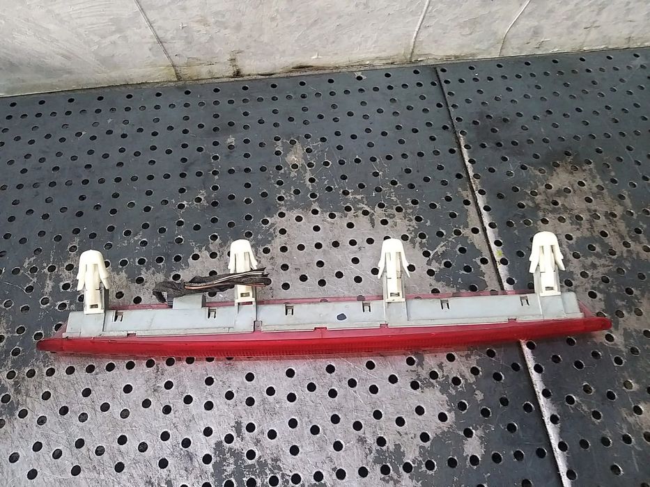 Stop auxiliar frana audi a3 8p sportback 8p4945097