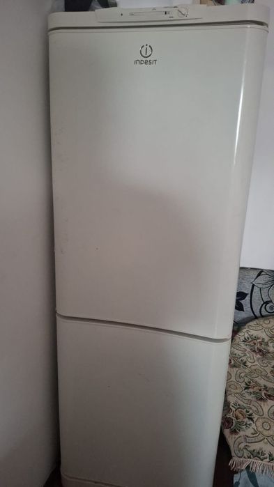 Продам двухкамерный холодильник холодильник на запчасти