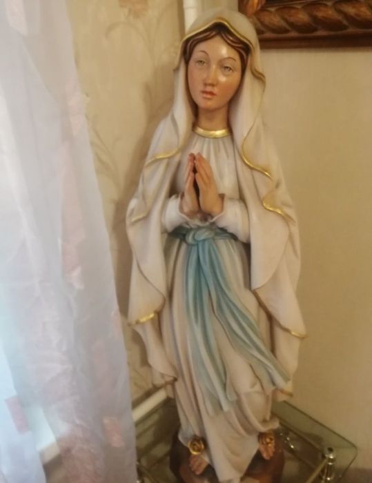 Срочно Статуэтка из цельного дерева Богородица Дева Мария Италия