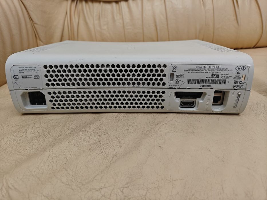 Vând Xbox 360 Fat