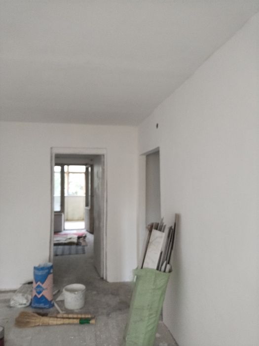Продам 2 комнатную. Московская планировка. 2 балкона .60кв.м