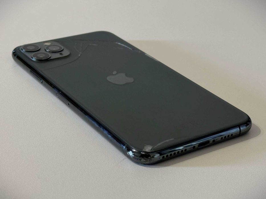 Бартер! iPhone 11 Pro Max 256GB Midnight Green (Зелен)