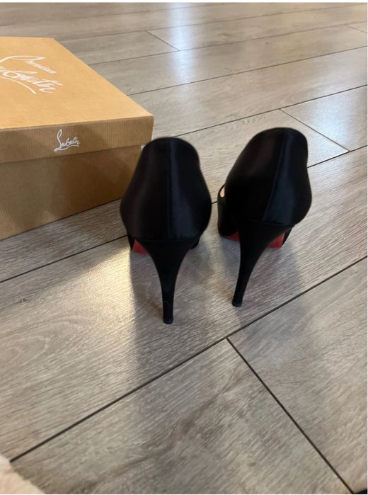 Pantofi Louboutin
