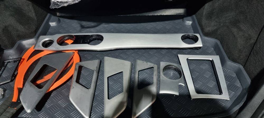 Декоративни вътрешни лайсни комплект на  Мерцедес GLK Facelift  2012-2