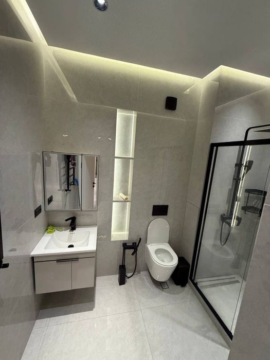 Kvartira sotiladi srochno