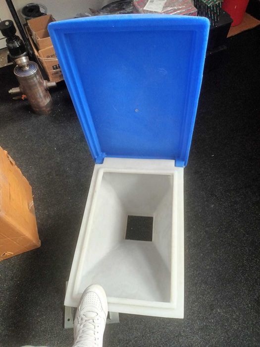 Buncar pentru ingrasaminte din plastic pentru spc6
