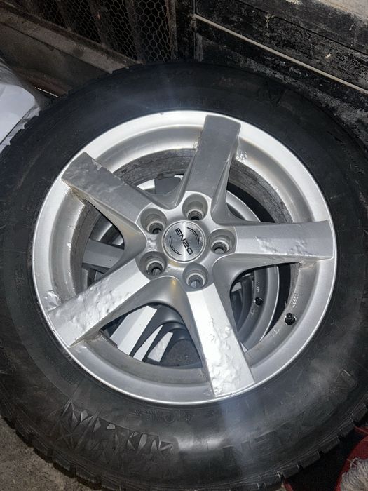 Зимни гуми с алуминиеви джанти 215/65R 16