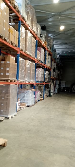 Vindem rafturi metalice profesionale