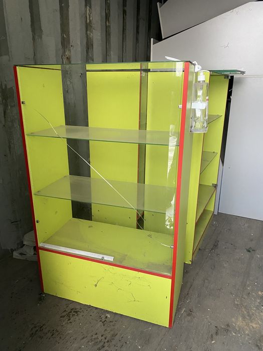 Витрины, стелажи бу