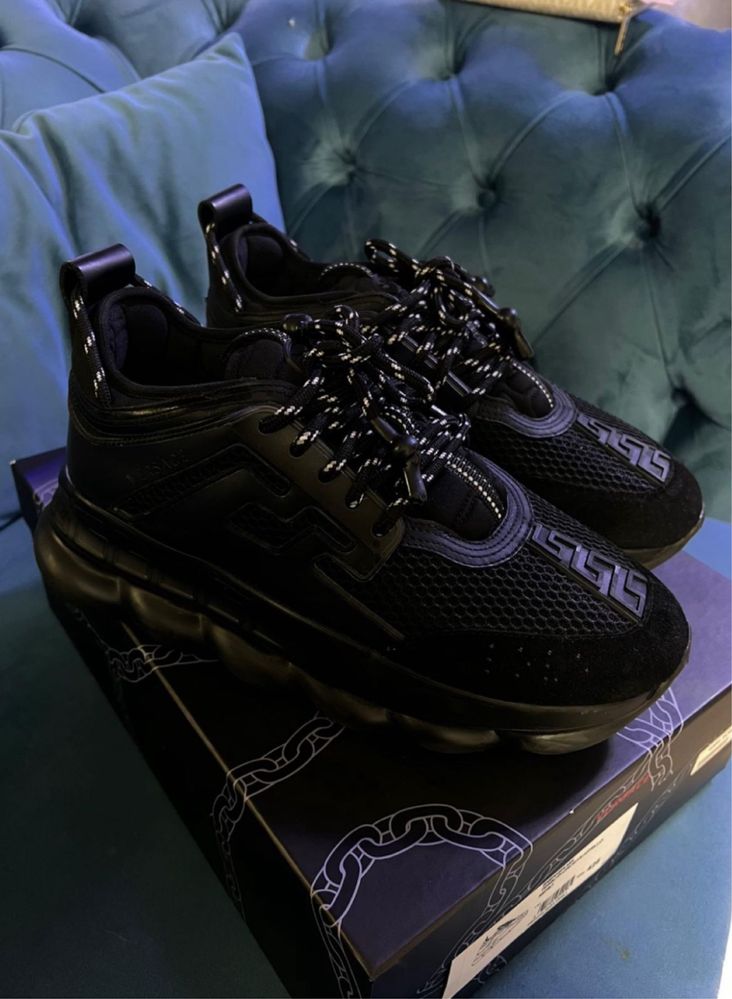 Versace chain reaction