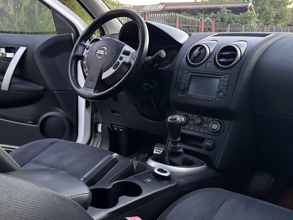 Vand Nissan Qashqai Facelift 2.0 Diesel 4x4 Decuplabil 150 CP 2010