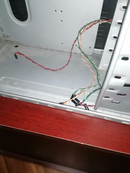 Кутия за офис компютър