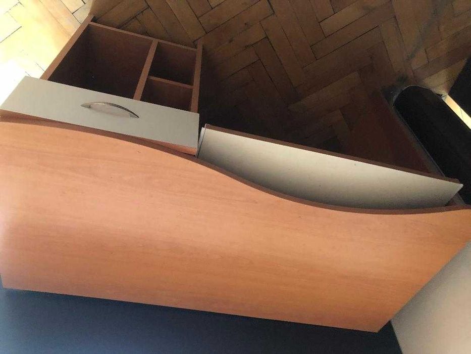 масивно ученическо бюро с място за съхранение