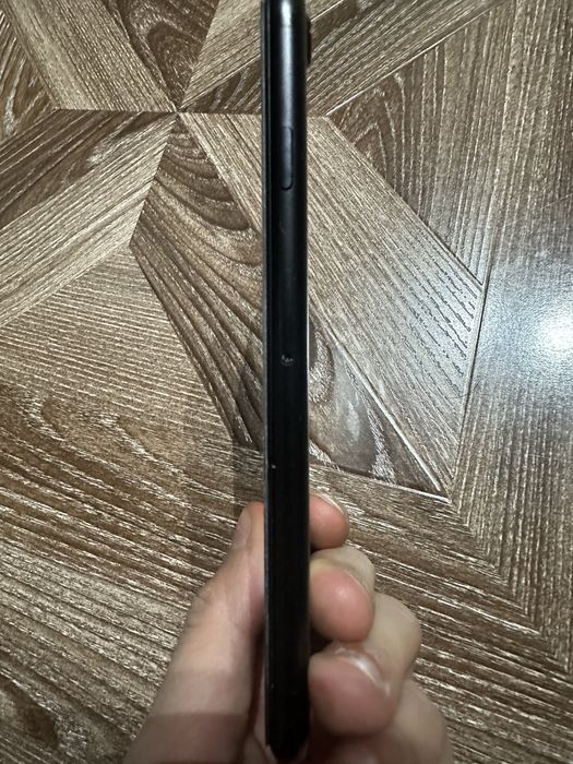 Продается айфон 7