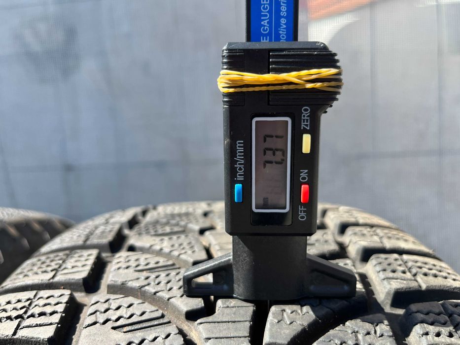 зимни Ггуми BRIDGESTONE  235/60/18 с ДОТ 24/2022г.