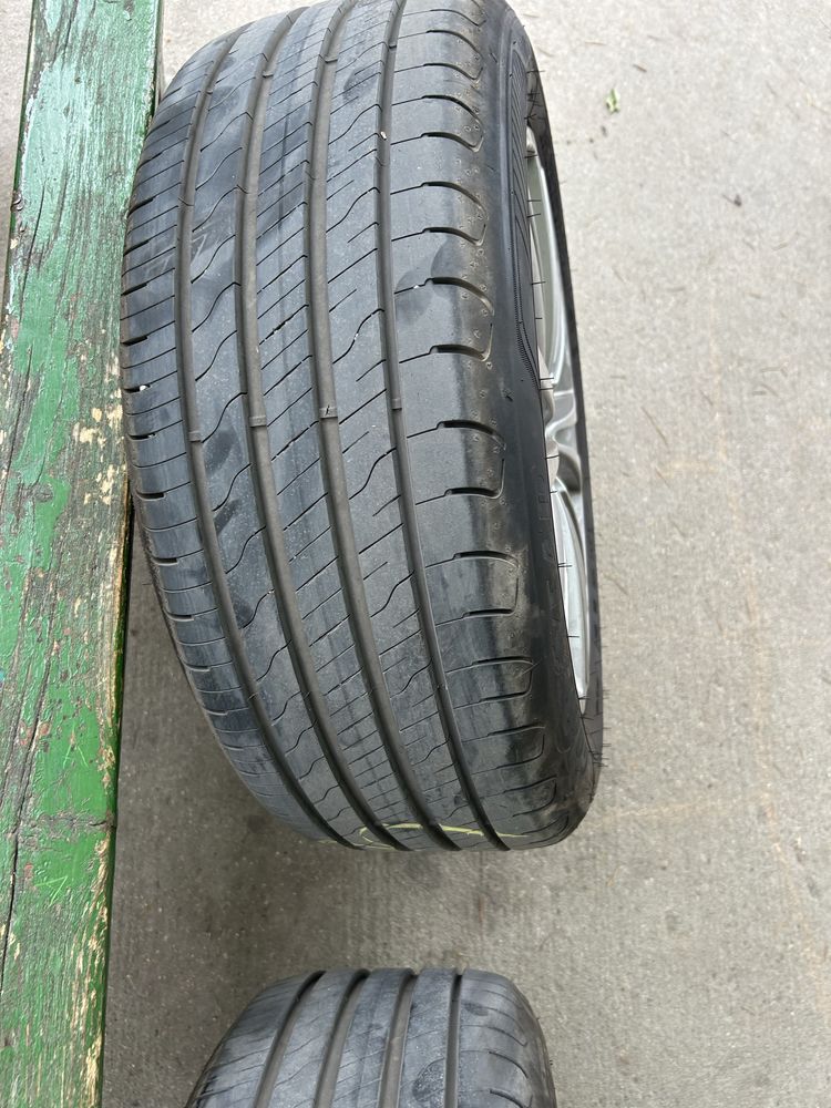 Комплект  летни гуми Goodyear EfficientGrip Performance – 205/55 R16