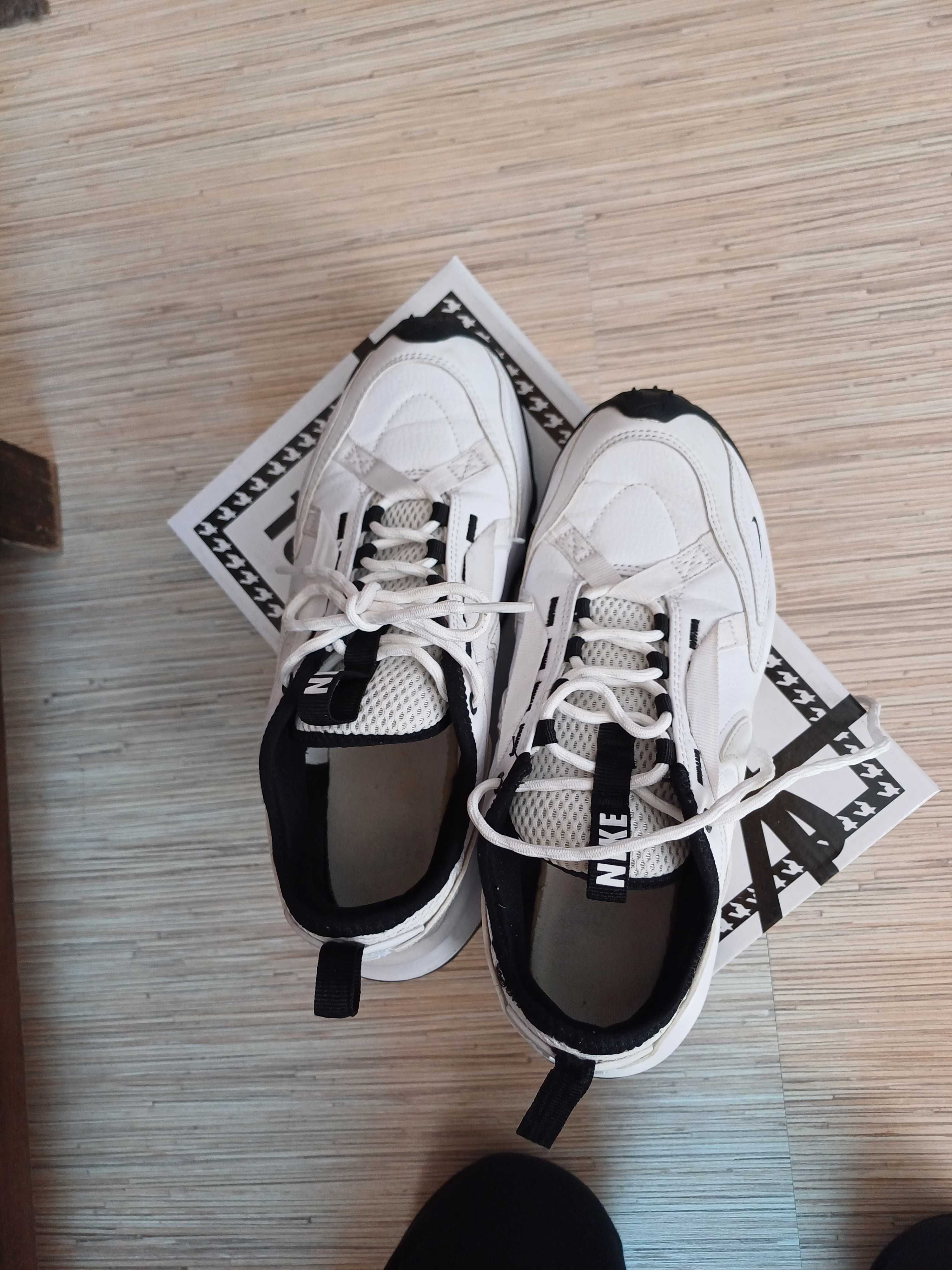 Маратонки NIKE размер 38.5