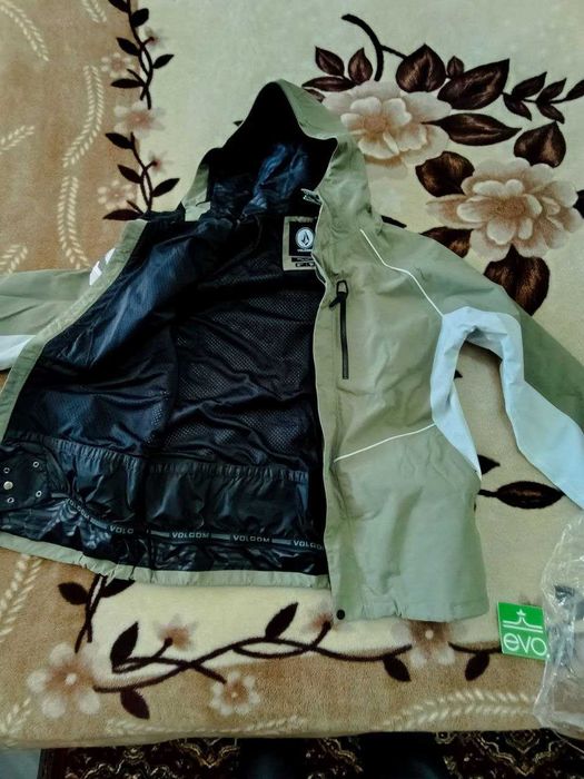 СКИДКА! Куртка VOLCOM меюрана 15к, для горолыжного спорта