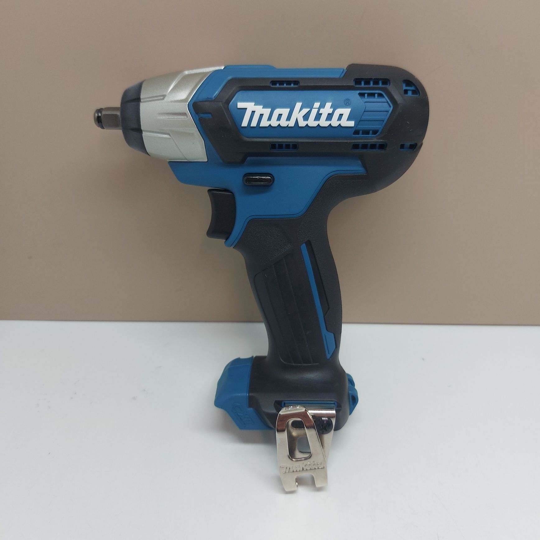 ПРОМОЦИЯ.Гайковерт MAKITA TW140DZ 140Nm  12V