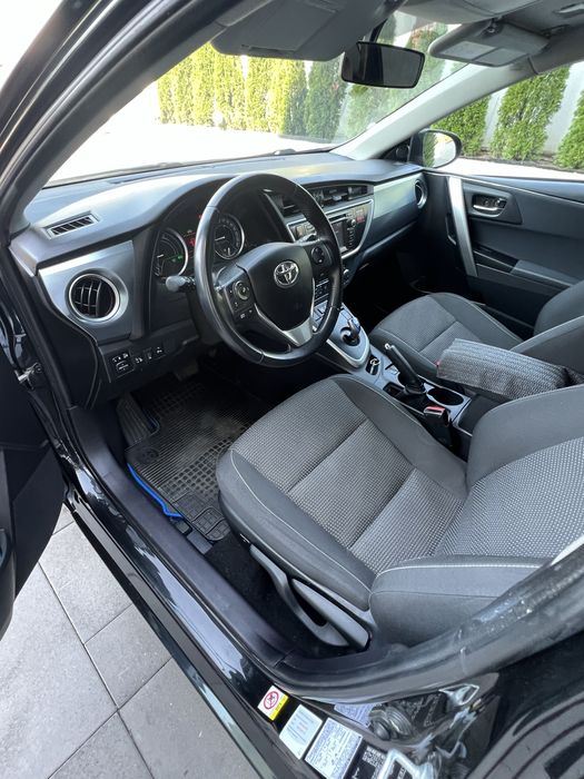 Toyota Auris Hybrid impecabila