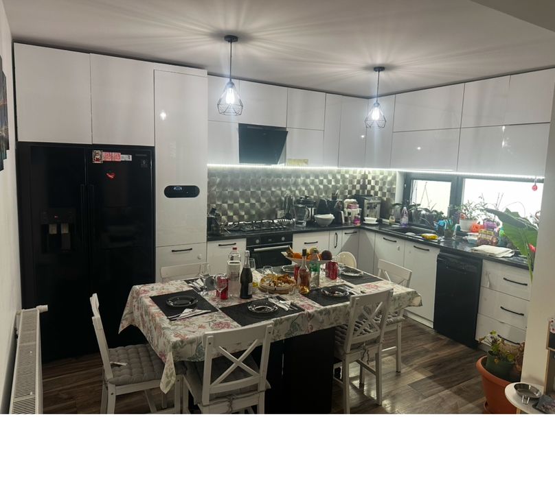 Casa de vanzare/inchiriere