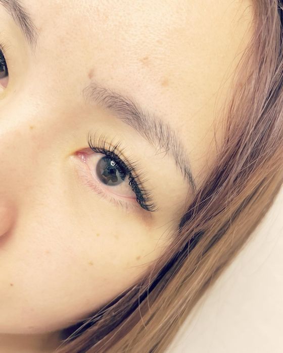 Наращивание ресниц 4.000тг