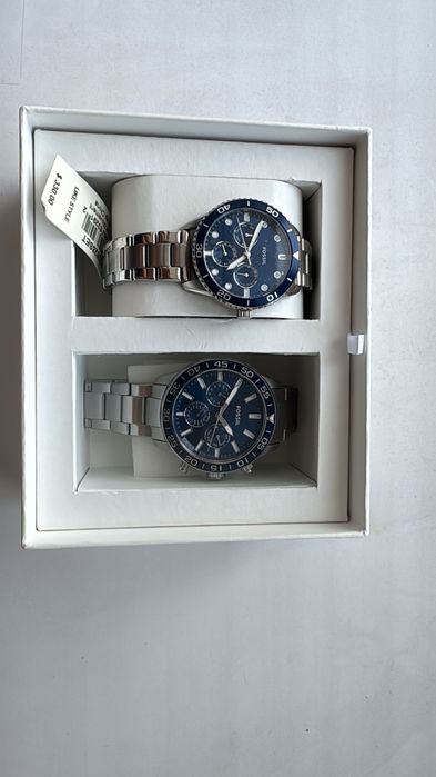 Продам парные наручные часы новые Fossil