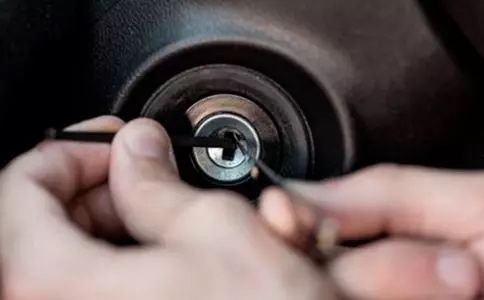 Ремонт авто замков Вскрытие авто Медвежатник Изготовление авто ключей