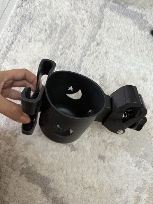 Cup and phone holder