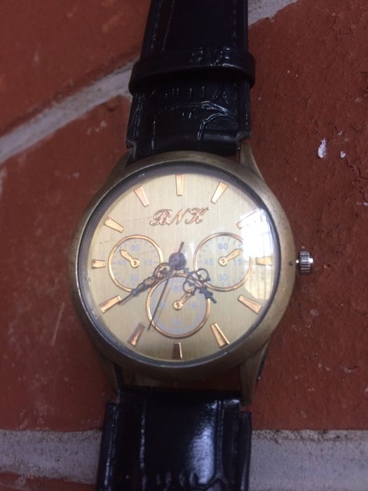 Чмошные, отвратительные часы