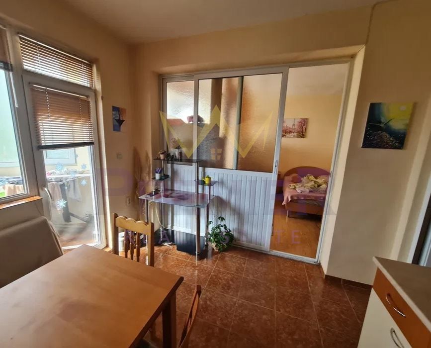 Дава се под наем Тристаен апартамент в Варна, Базар Левски - 70 кв.м за 408 € - Снимка #2
