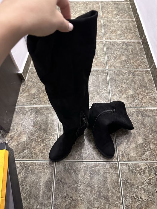 Дамски велурени чизми