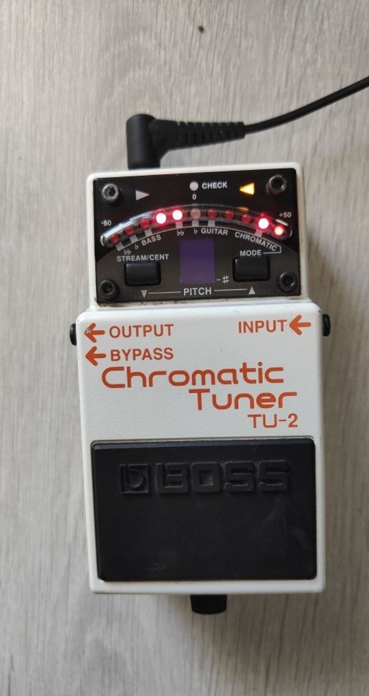 Pedala efecte BOSS TU-2 Chromatic Tuner Pedal