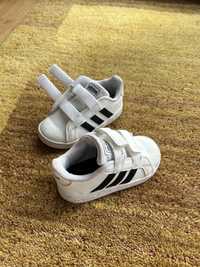 Pantofi sport Adidas copii mărimea 22 albi