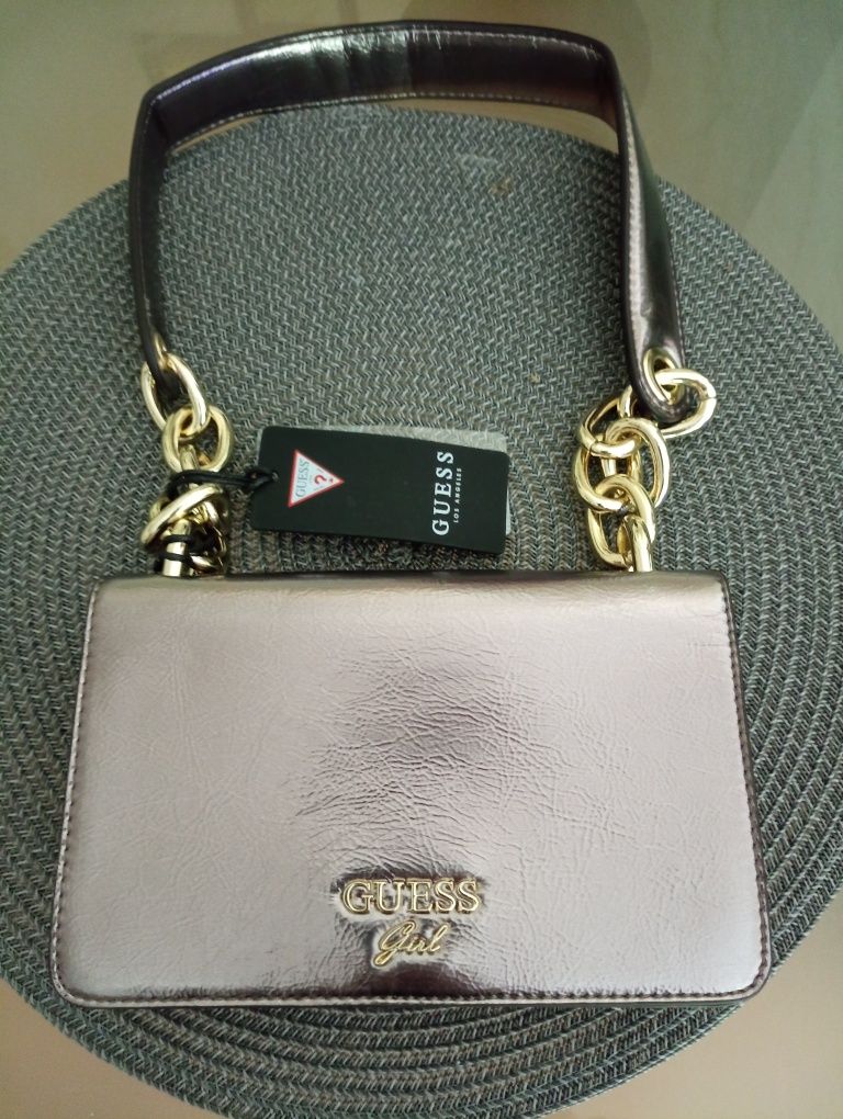 Дамска чанта Guess