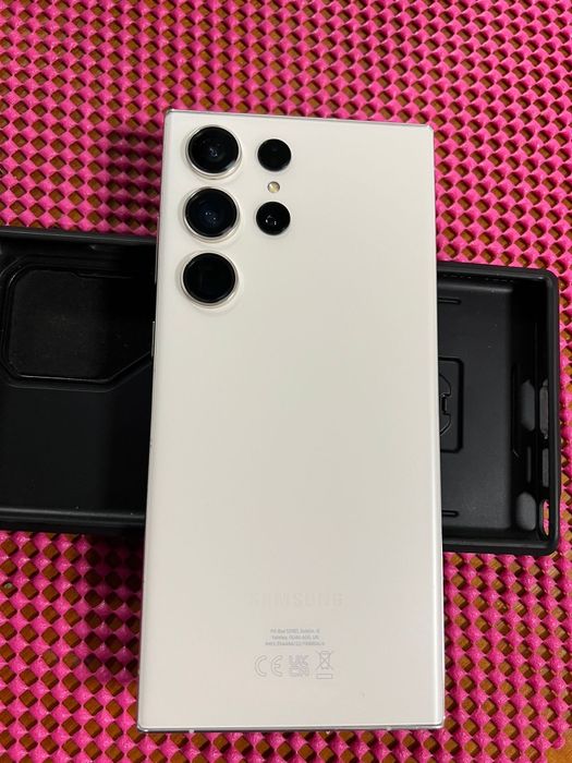 Vând Samsung S23 Ultra 512 GB