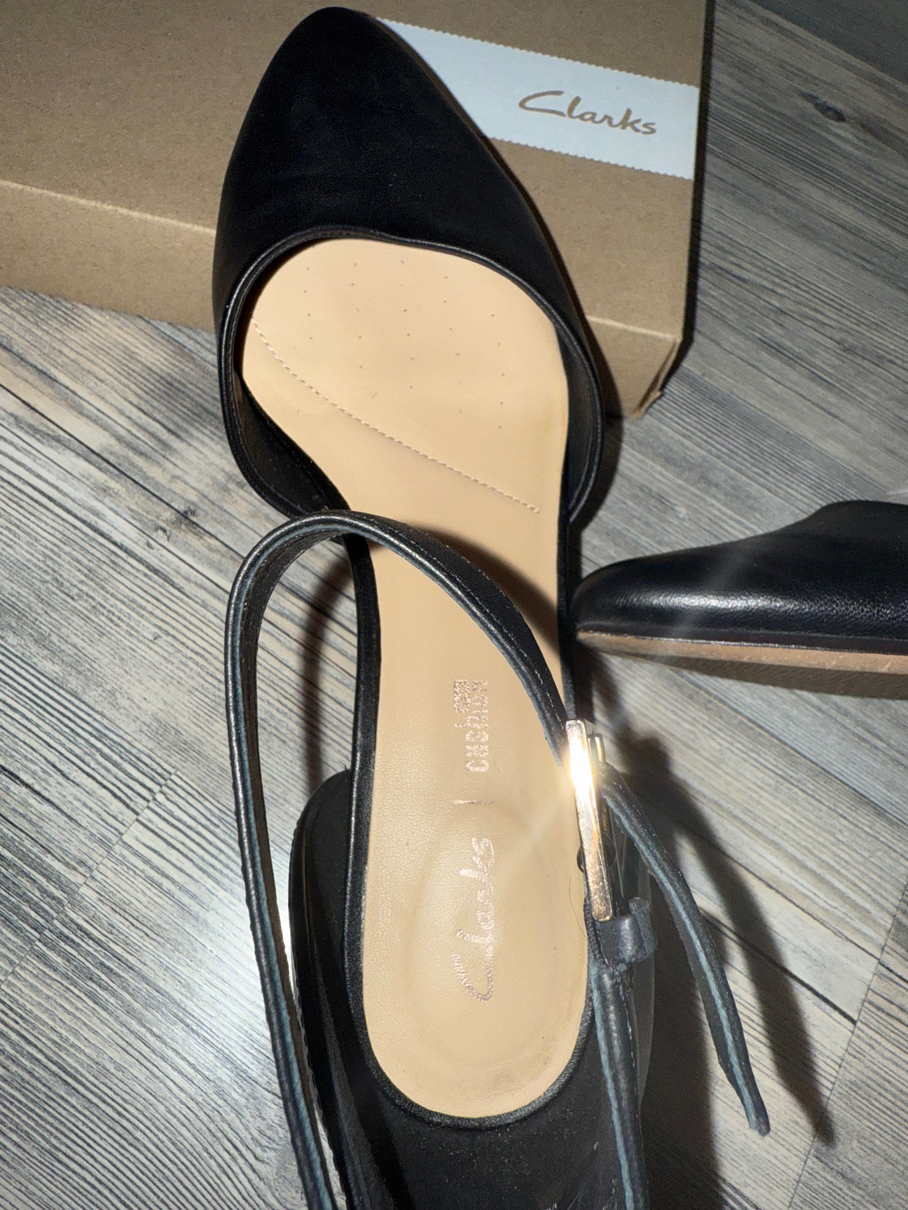 Дамски обувки Clarks