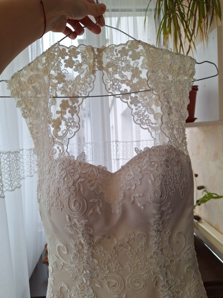 Rochie de mireasa sirenă