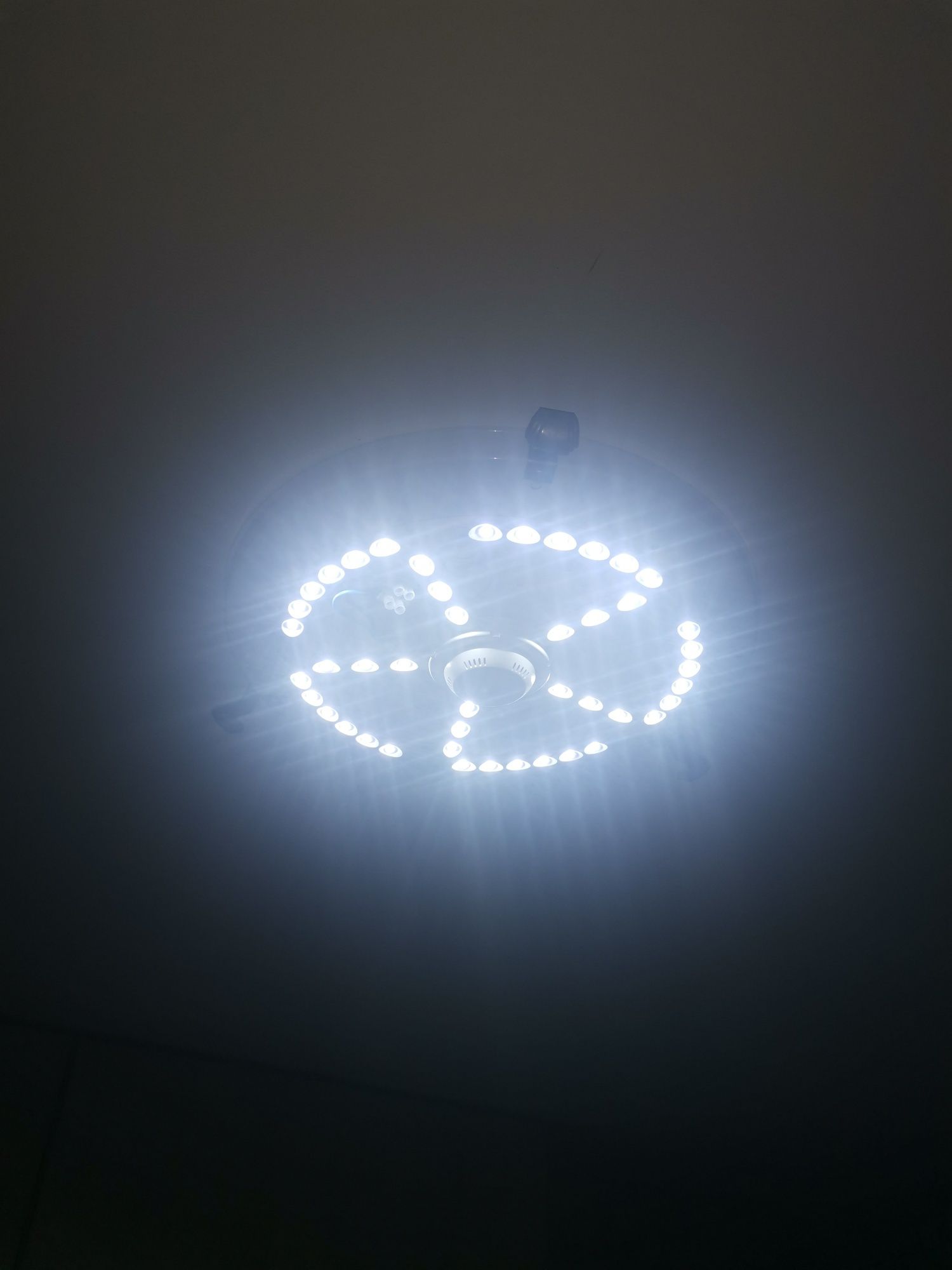 Plafoniera cu modul led 22w