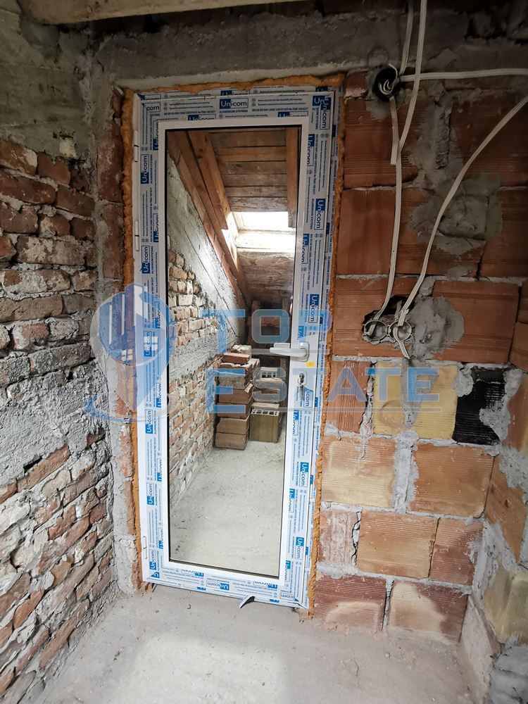 Триетажна къща ново строителство в близост до центъра на град Трявна