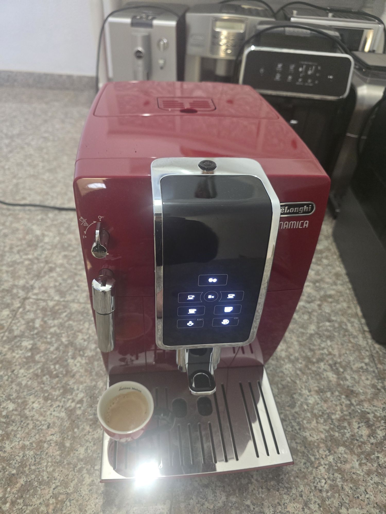 Кафемашина Delonghi Dinamica