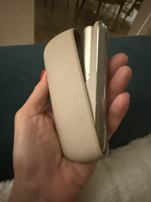 Vand Iqos Iluma  utilizat foarte putin