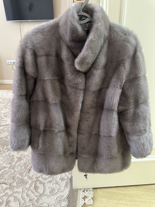 Продам шубу из натуральной норки . цена 300